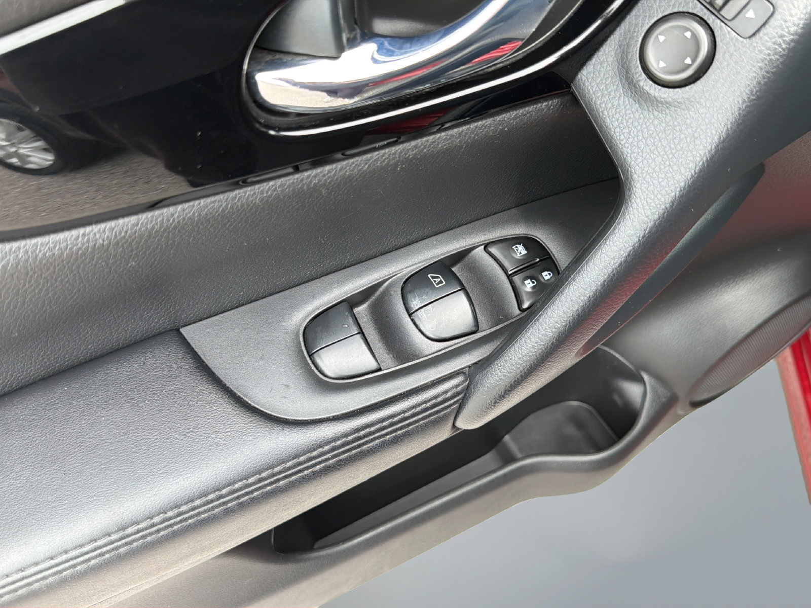 Used 2020 Nissan Rogue Sport SV w/ All-Weather Package FWD image 29