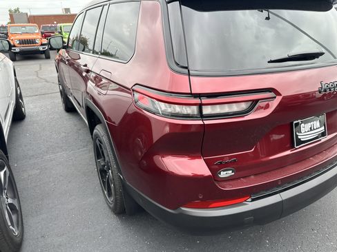 New 2025 Jeep Grand Cherokee L Altitude AWD/4WD image 8