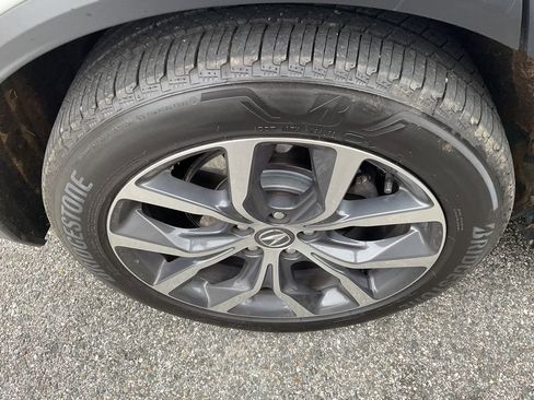 Used 2023 Acura MDX SH-AWD w/ Technology Package image 10