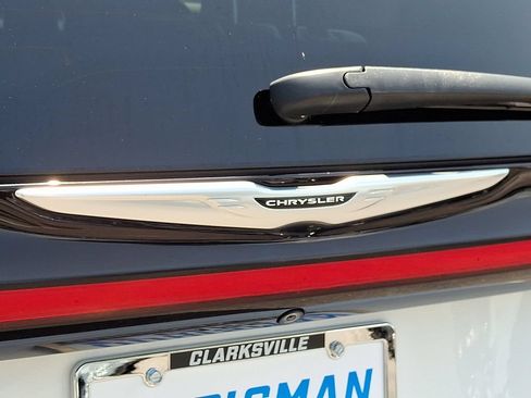 Used 2022 Chrysler Pacifica Touring-L FWD image 31
