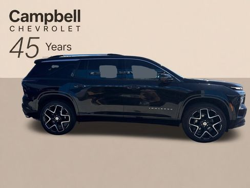 Used 2025 Chevrolet Traverse High Country FWD image 7