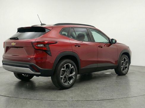 Used 2025 Chevrolet Trax LT image 9