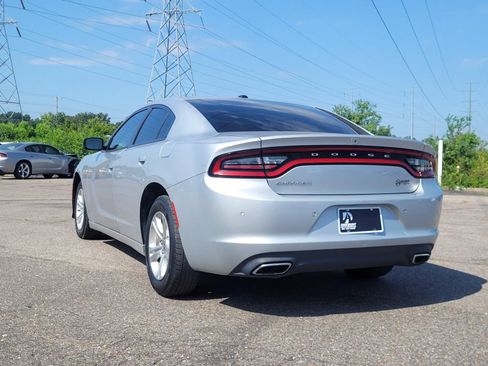 Used 2020 Dodge Charger SXT w/ Leather Interior Group RWD image 12