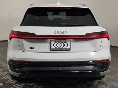 Certified 2024 Audi Q8 e-tron Premium Plus w/ Premium Plus Package AWD/4WD image 10
