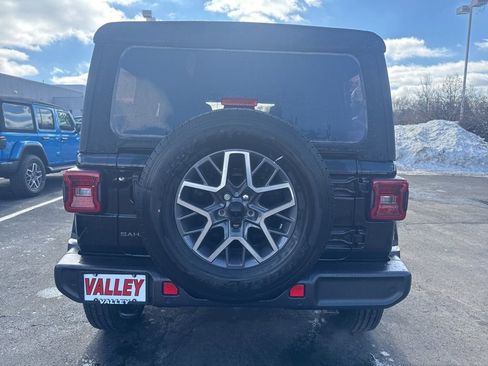 New 2025 Jeep Wrangler Unlimited Sahara AWD/4WD image 12