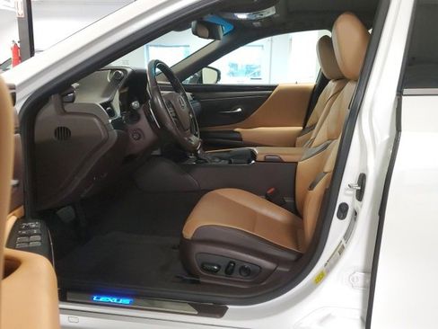 Used 2021 Lexus ES 300h w/ Premium Package image 11