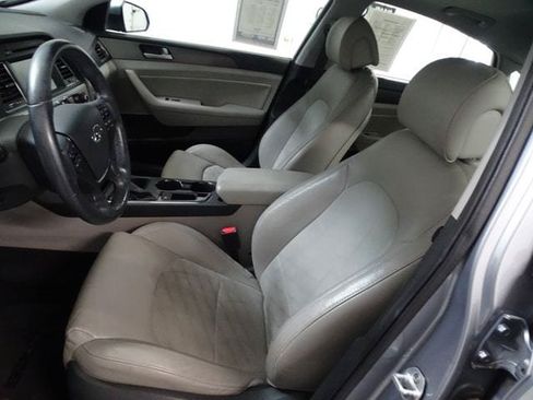 Used 2016 Hyundai Sonata Sport w/ Option Group 1V FWD image 2