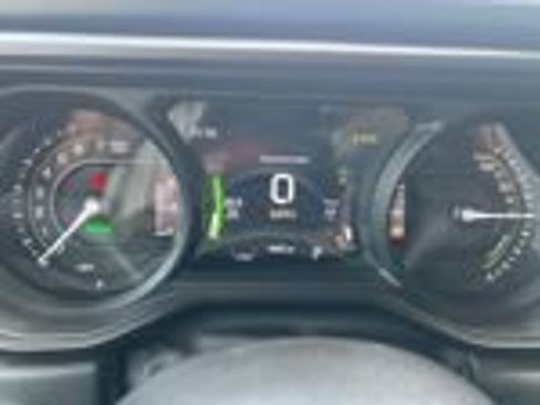 Used 2024 Jeep Wrangler Unlimited AWD/4WD image 16