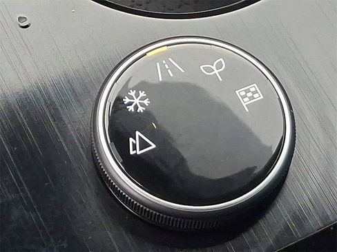 Used 2023 Nissan Rogue SV image 26