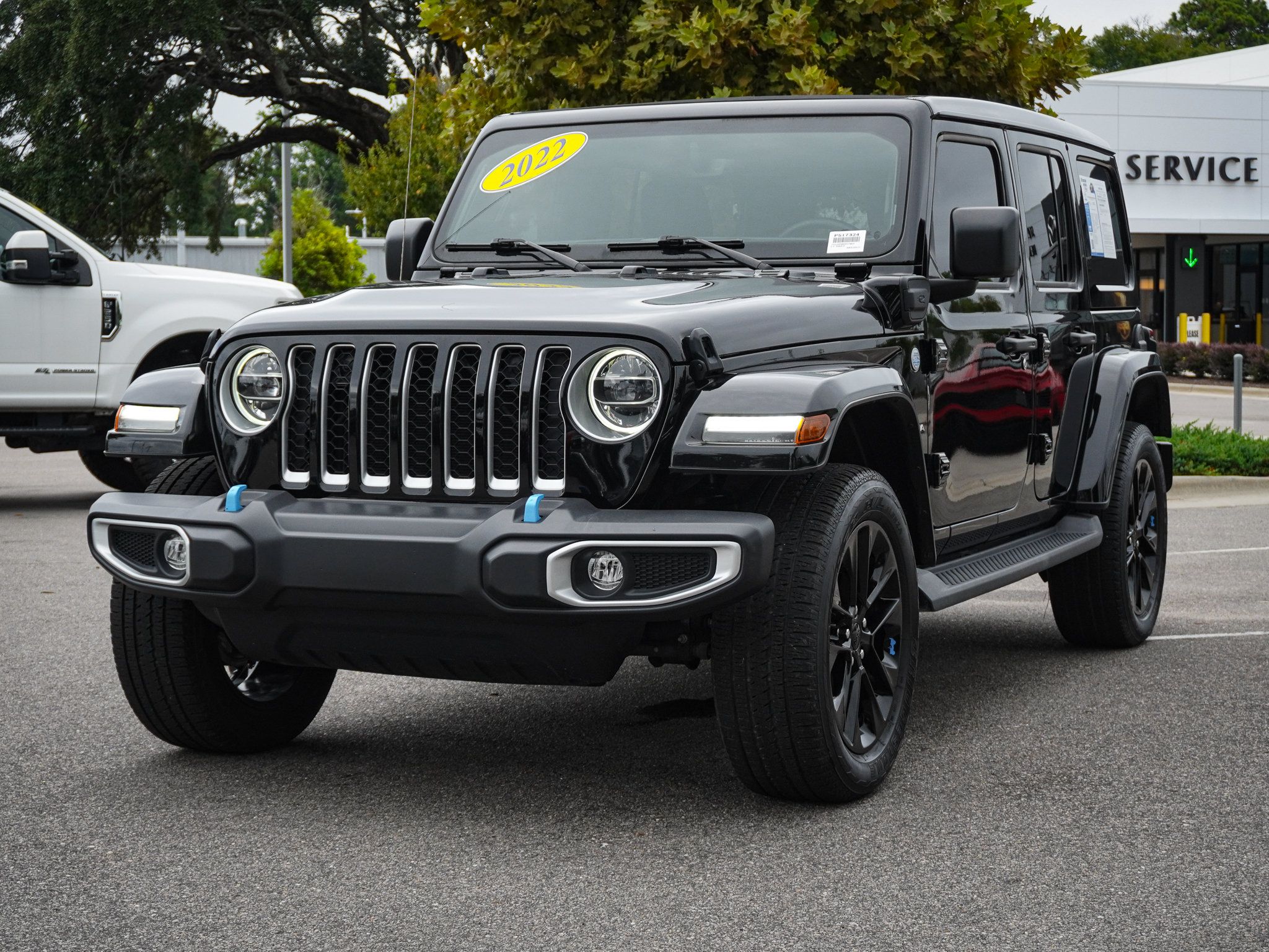 Used 2022 Jeep Wrangler Unlimited Sahara w/ Cold Weather Group AWD/4WD image 5