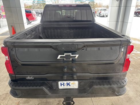 Used 2023 Chevrolet Silverado 2500 LTZ w/ LTZ Plus Package image 33