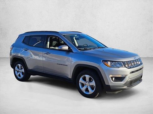 Used 2018 Jeep Compass Latitude w/ Popular Equipment Group image 3