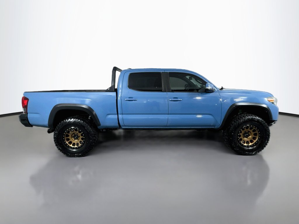 Used 2019 Toyota Tacoma TRD Off-Road AWD/4WD image 6