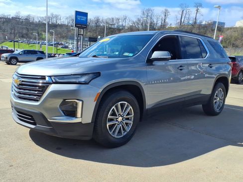Used 2023 Chevrolet Traverse LT w/ LPO, Cargo Package image 5