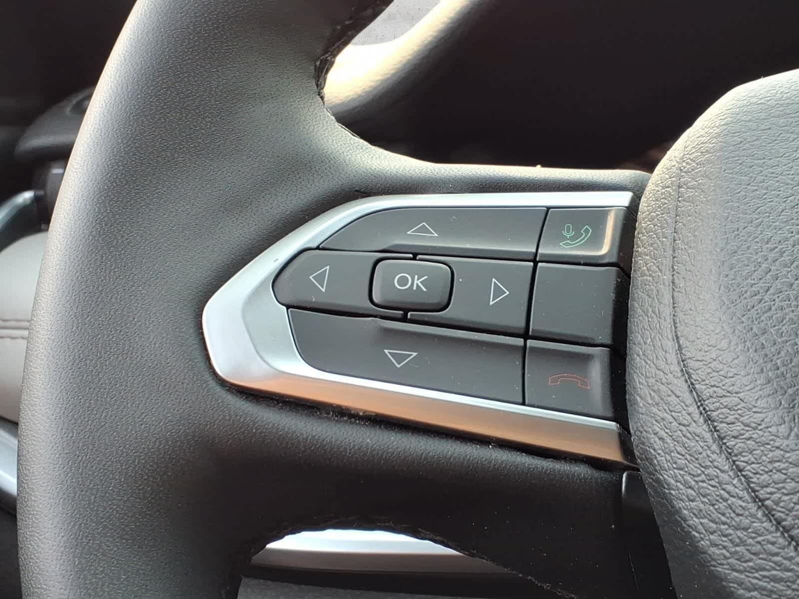 Used 2025 Jeep Compass Limited AWD/4WD image 21
