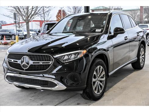 New 2026 Mercedes-Benz GLC 300 4MATIC image 3