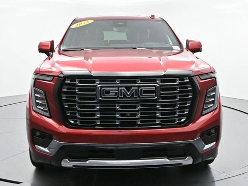 Used 2025 GMC Yukon Denali Ultimate AWD/4WD image 2