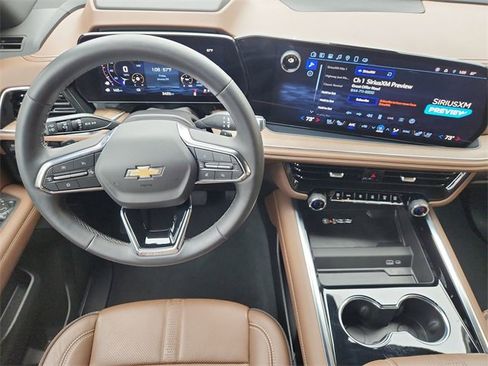 Used 2025 Chevrolet Tahoe High Country image 11