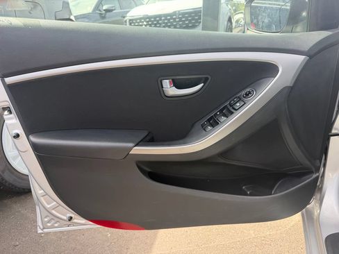 Used 2013 Hyundai Elantra GT w/ Touch & Go Pkg FWD image 9