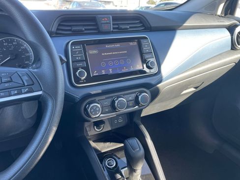 Used 2025 Nissan Versa SV image 17