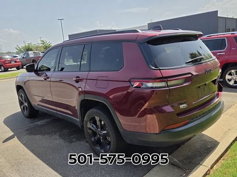 Used 2023 Jeep Grand Cherokee L Laredo AWD/4WD image 2