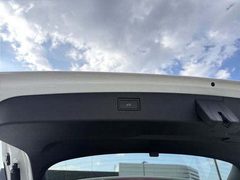 New 2026 Volkswagen Tiguan SEL R-Line image 16