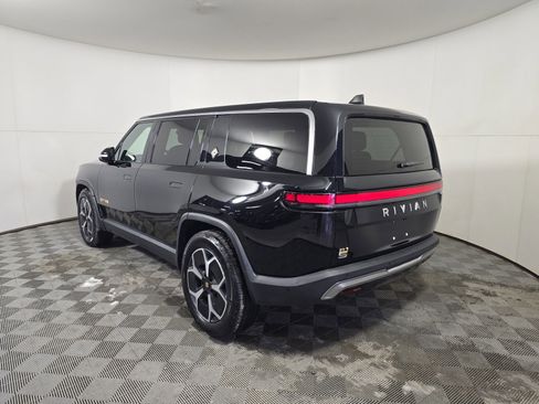 Used 2022 Rivian R1S Launch Edition image 3