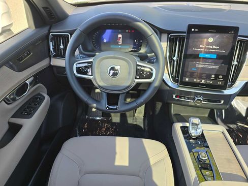 Used 2026 Volvo XC90 B6 Plus w/ Protection Package Premier AWD/4WD image 18
