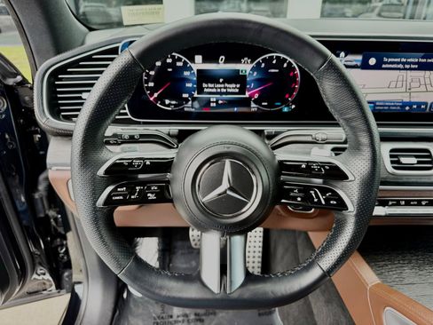 Used 2026 Mercedes-Benz GLS 450 4MATIC image 32