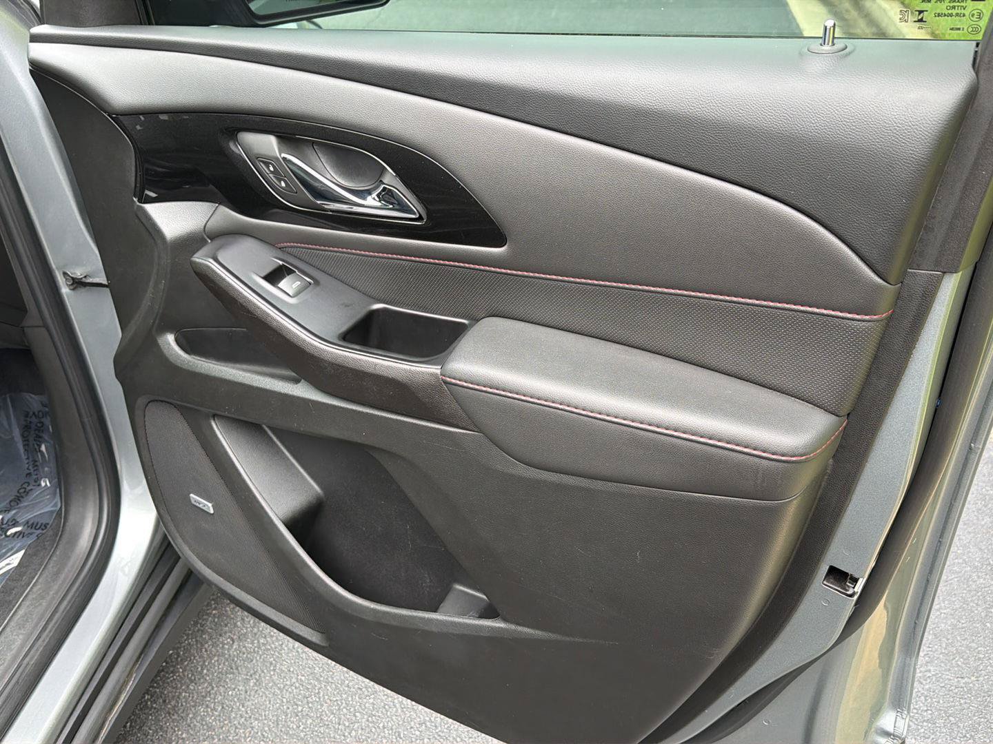 Used 2023 Chevrolet Traverse RS w/ LPO, Floor Liner Package FWD image 14