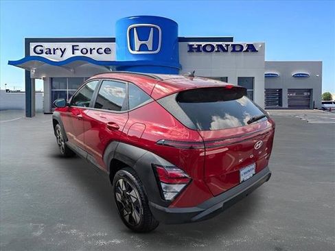 Used 2025 Hyundai Kona SEL image 3