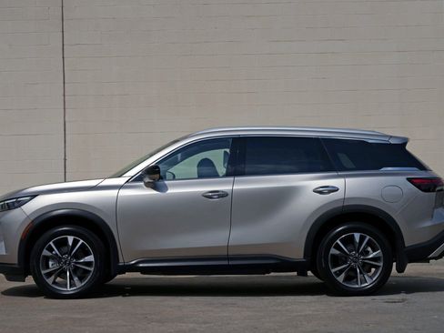 Used 2025 INFINITI QX60 Luxe FWD image 9