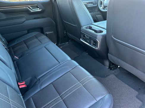 Used 2025 Chevrolet Silverado 1500 High Country w/ Technology Package image 17