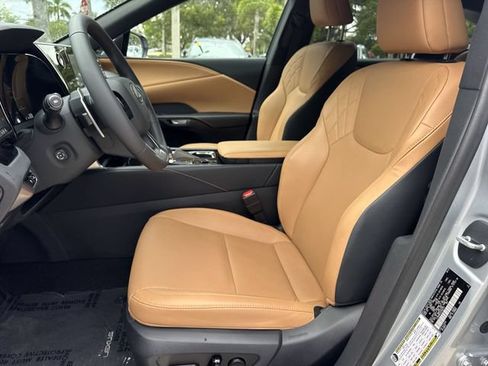 Used 2025 Lexus RX 350 FWD w/ Accessory Package (K3) image 11