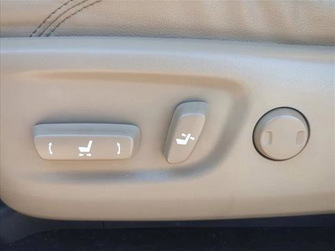 Used 2016 Toyota 4Runner Limited image 12