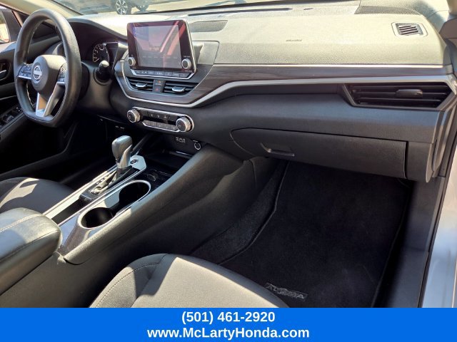 Used 2024 Nissan Altima 2.5 SV FWD image 16