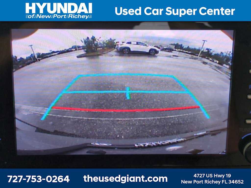 Used 2022 Toyota Sienna XLE FWD image 24