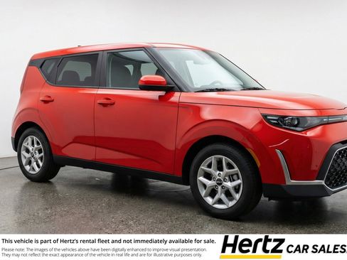 Used 2025 Kia Soul LX w/ LX Technology Package FWD image 1