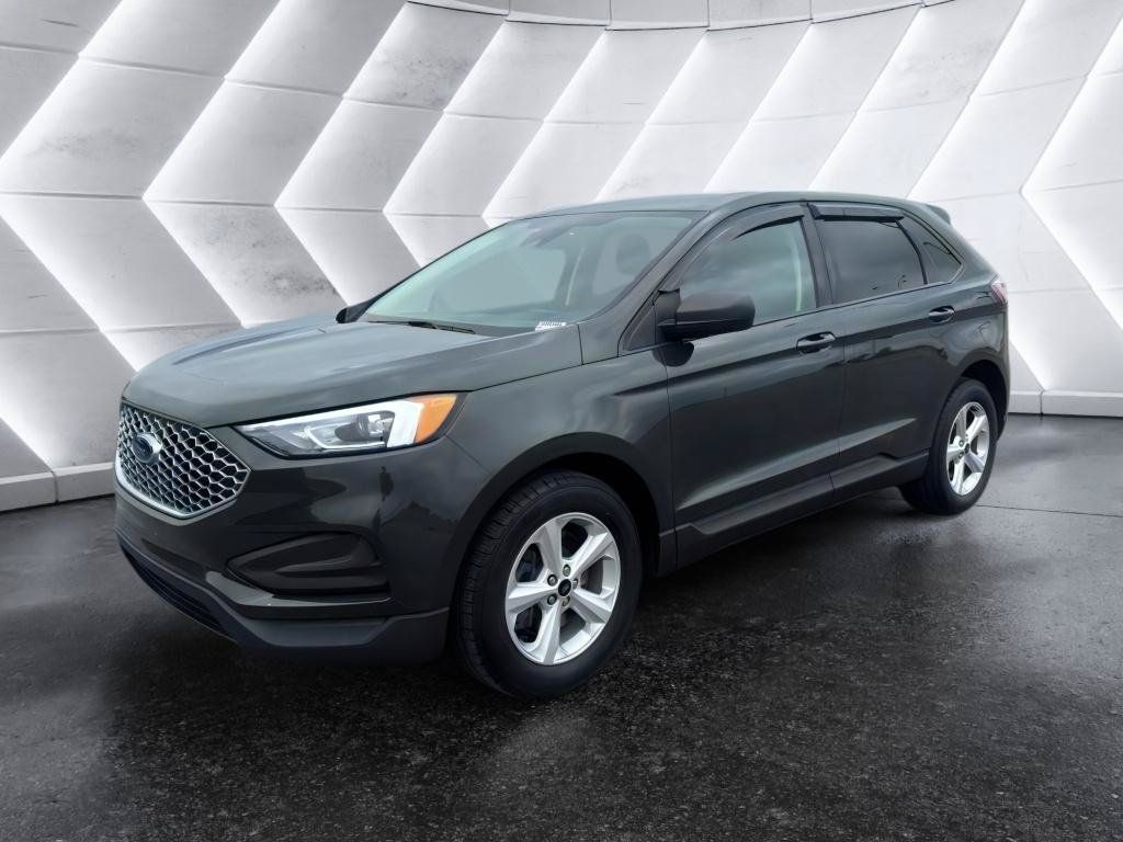 Used 2023 Ford Edge SE AWD/4WD image 3