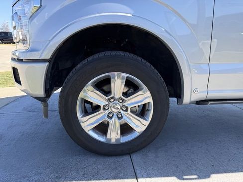 Used 2019 Ford F150 Platinum w/ Equipment Group 701A Luxury image 4