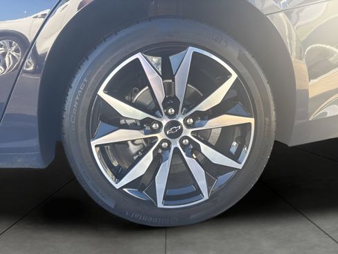Used 2025 Chevrolet Malibu RS FWD image 12