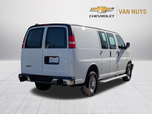 Used 2024 Chevrolet Express 2500 w/ Driver Convenience Package RWD image 5