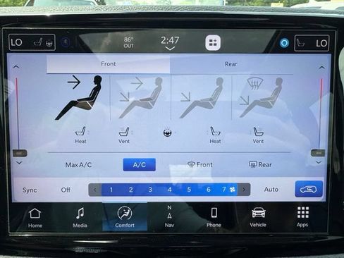Used 2021 Chrysler Pacifica Limited w/ Uconnect Theater Family Group FWD image 24