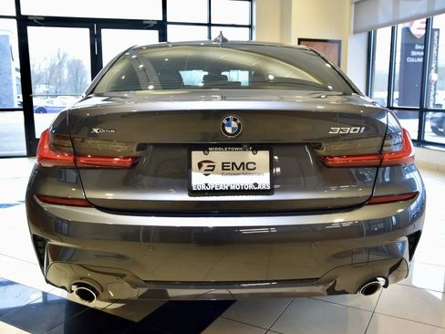Used 2020 BMW 330i xDrive 330i xDrive w/ M Sport Package image 5