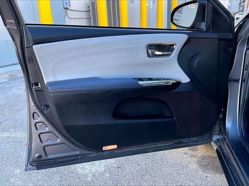 Used 2015 Toyota Avalon XLE Premium image 21