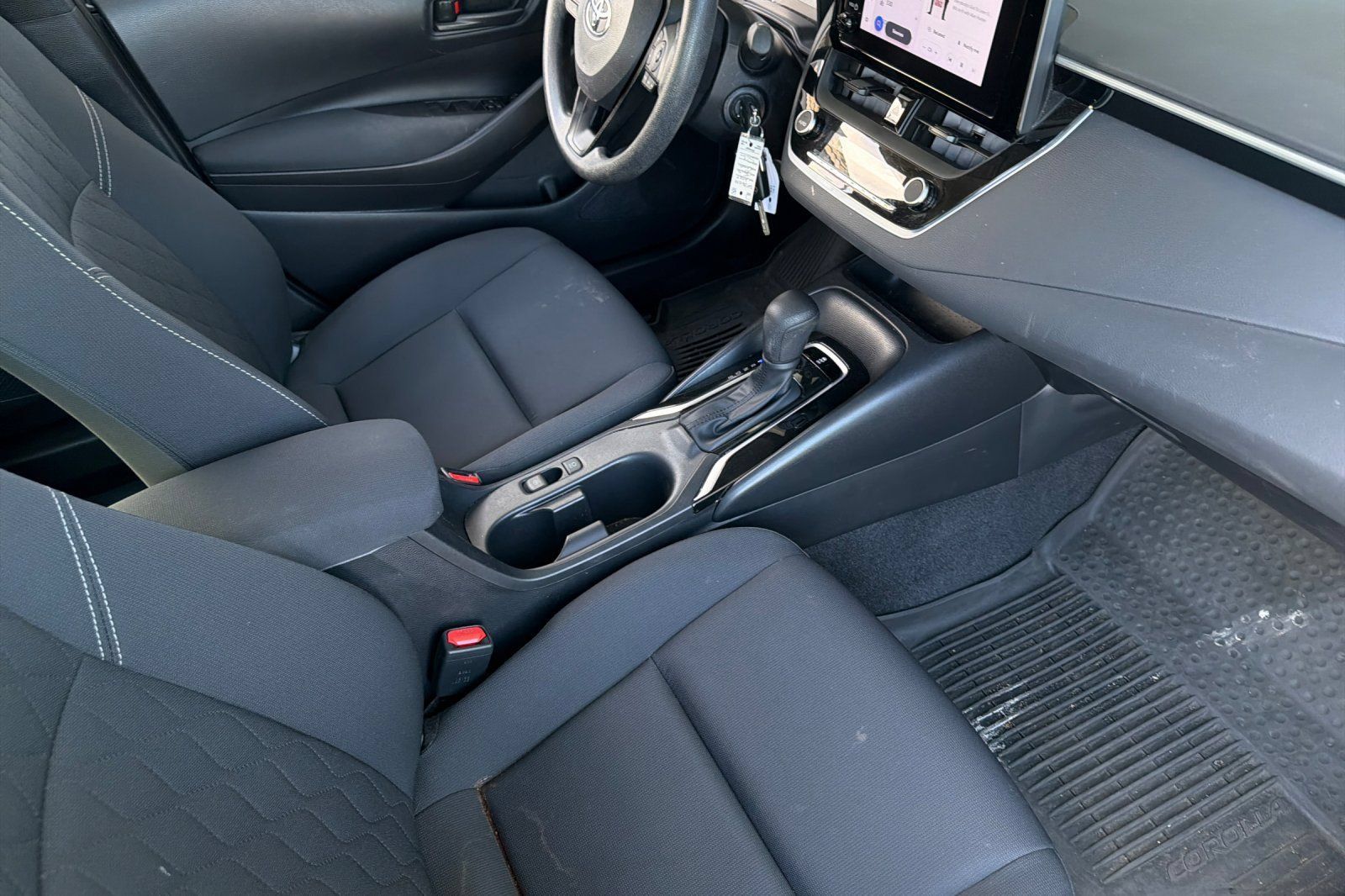 Used 2023 Toyota Corolla LE FWD image 17