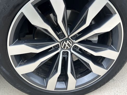 Used 2023 Volkswagen Atlas SEL Premium image 12