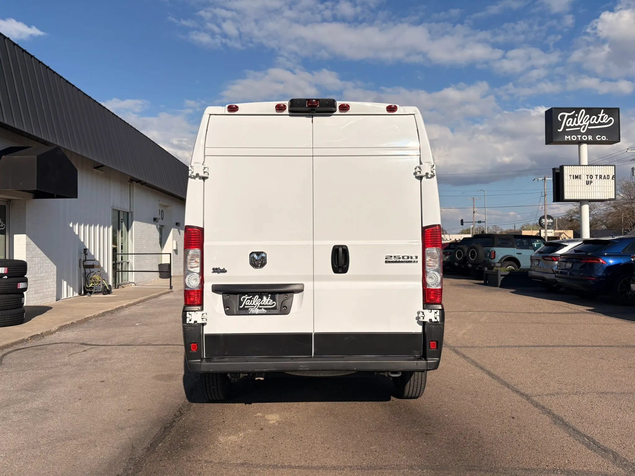 Used 2025 RAM ProMaster 2500 w/ Convenience Group FWD image 10