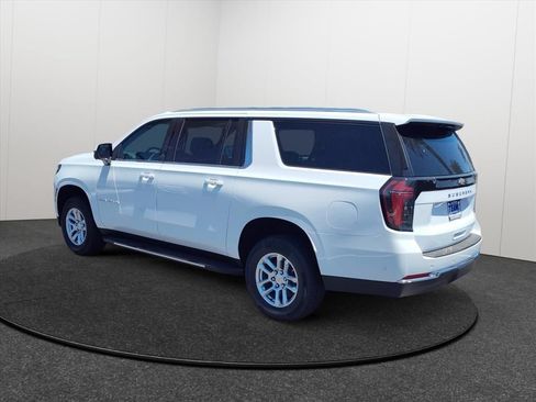 New 2026 Chevrolet Suburban LS RWD image 4