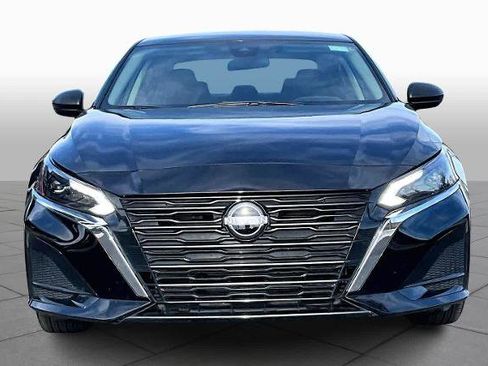 Certified 2025 Nissan Altima 2.5 SV FWD image 4